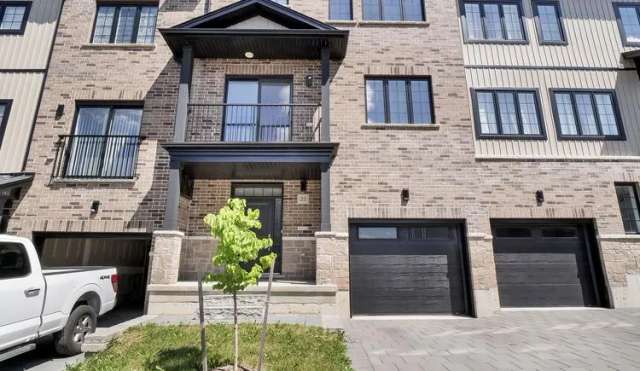 Townhouse For Sale in Waterloo, Ontario