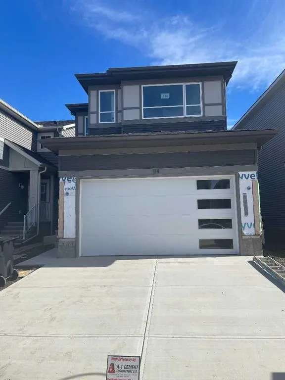 House For Sale in Calgary, Alberta