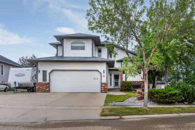 House For Sale in Camrose, Alberta