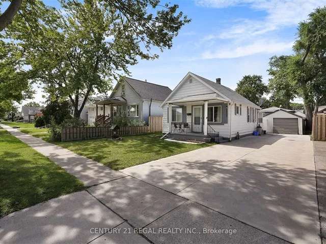 House For Sale in Windsor, Ontario