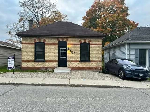 House For Sale in Woodstock, Ontario