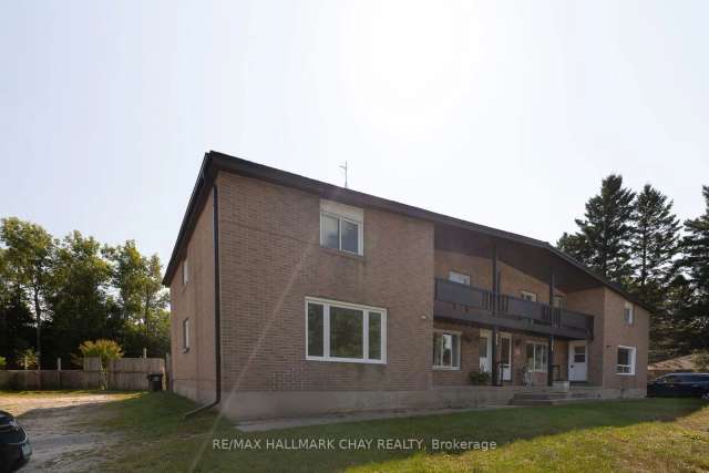 Townhouse For Sale in Essa, Ontario