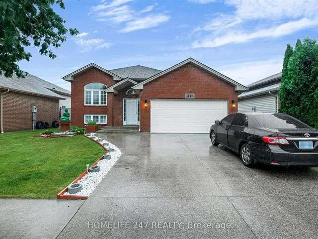 House For Sale in Windsor, Ontario