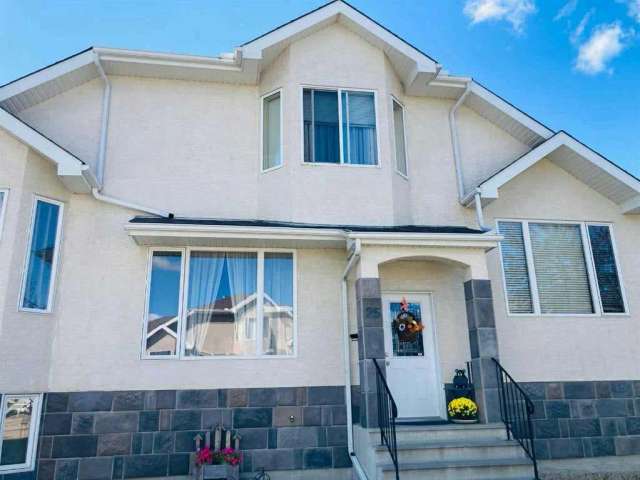 RE/MAX ADVANTAGE (WHITECOURT)