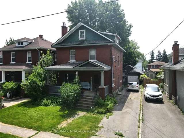 Duplex For Sale in Port Colborne, Ontario