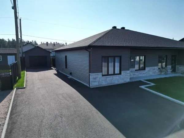 Bungalow-Semi-detached for sale (Saguenay/Lac-Saint-Jean) #QW514