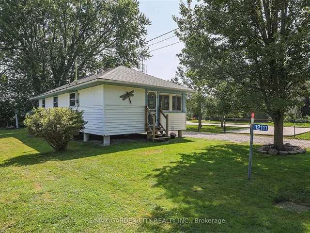 Cottage For Sale in Wainfleet, Ontario