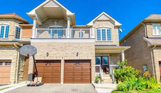 House For Sale in Brampton, Ontario