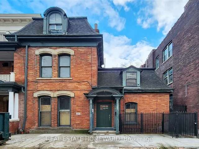 Townhouse For Rent in Toronto, Ontario