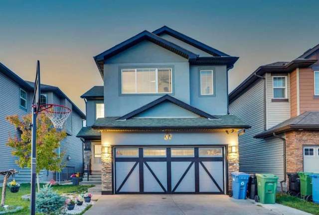 House For Sale in Calgary, Alberta