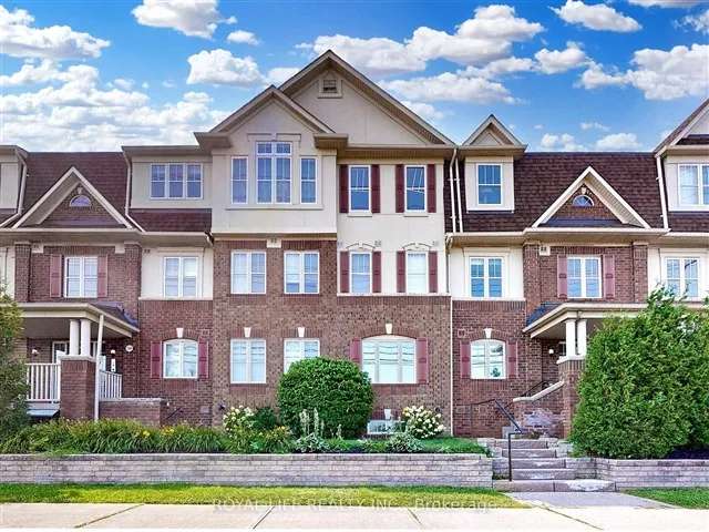 Townhouse For Sale in Mississauga, Ontario