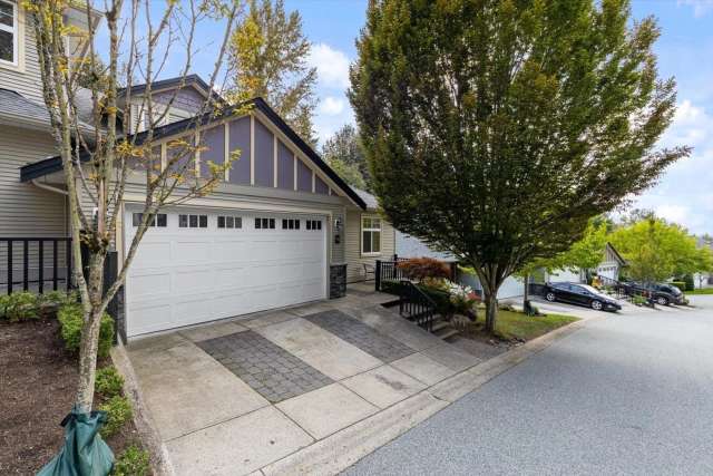 A $959,000.00 Townhouse with 2 bedrooms in Abbotsford East, Abbotsford