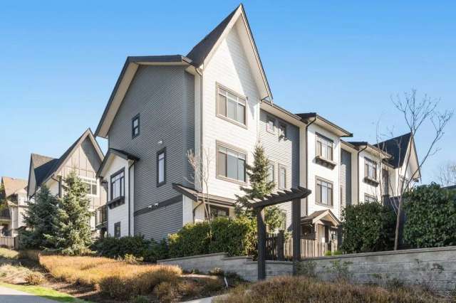 Townhouse For Sale in Township of Langley, British Columbia