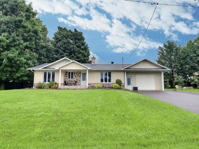 Bungalow For Sale in Victoriaville, Quebec