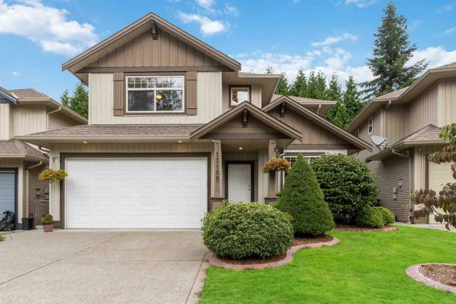 A $1,279,000.00 House/Single Family with 3 bedrooms in Mid Meadows, Pitt Meadows