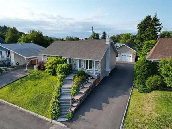 Bungalow for sale (Saguenay/Lac-Saint-Jean) #QU812