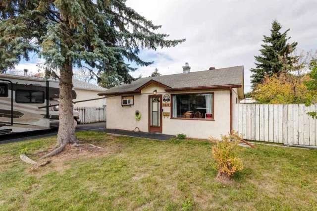 House For Sale in Edmonton, Alberta