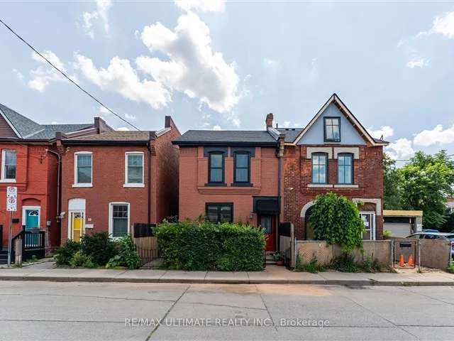 House For Sale in Hamilton, Ontario