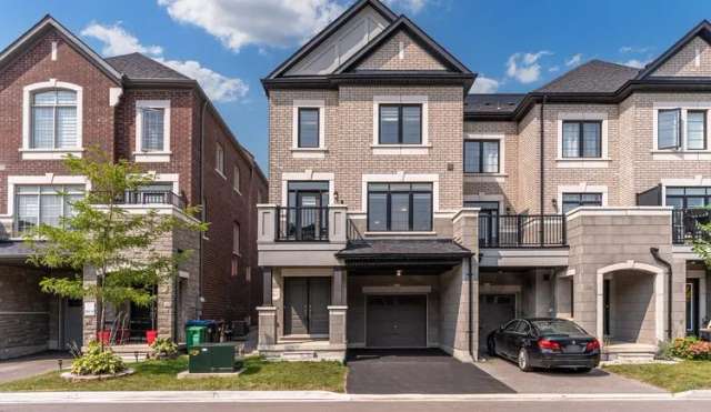 Townhouse For Sale in Brampton, Ontario