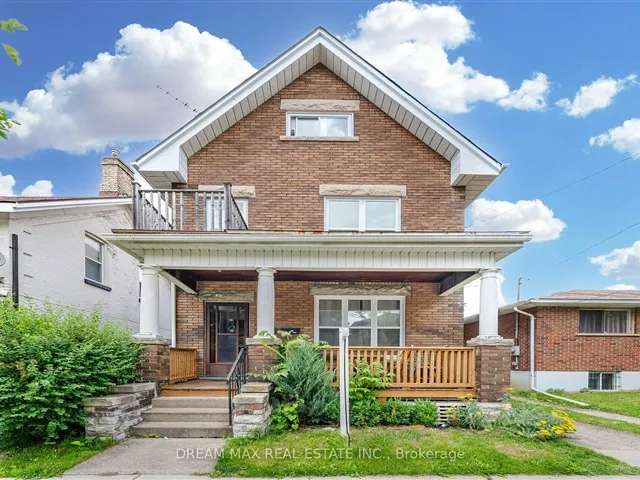 House For Sale in Brantford, Ontario