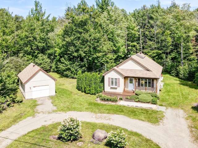 Bungalow For Sale in Quebec, Quebec