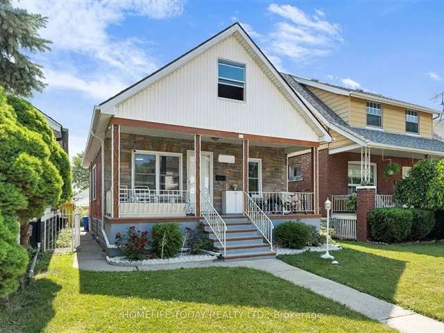 House For Sale in Windsor, Ontario