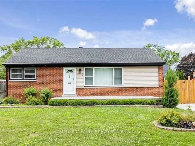 House For Sale in Windsor, Ontario