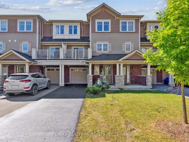 Townhouse For Sale in Oshawa, Ontario