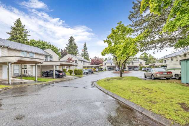 A $648,000.00 Townhouse with 3 bedrooms in Abbotsford West, Abbotsford