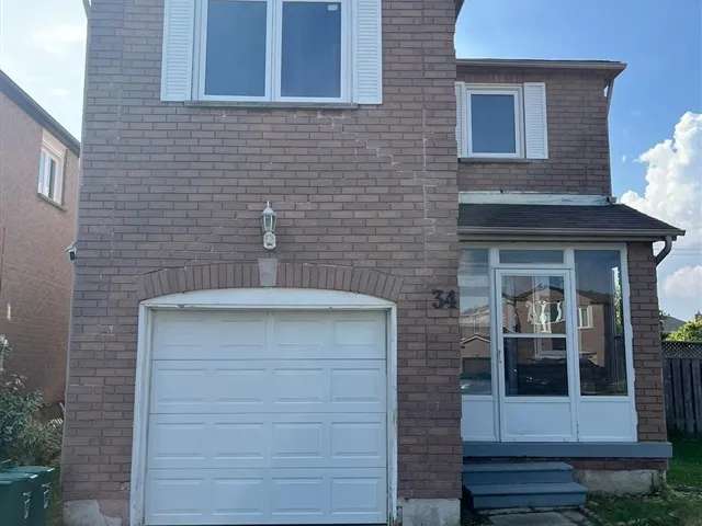 House For Sale in Brampton, Ontario