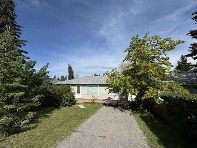 House For Sale in Edmonton, Alberta