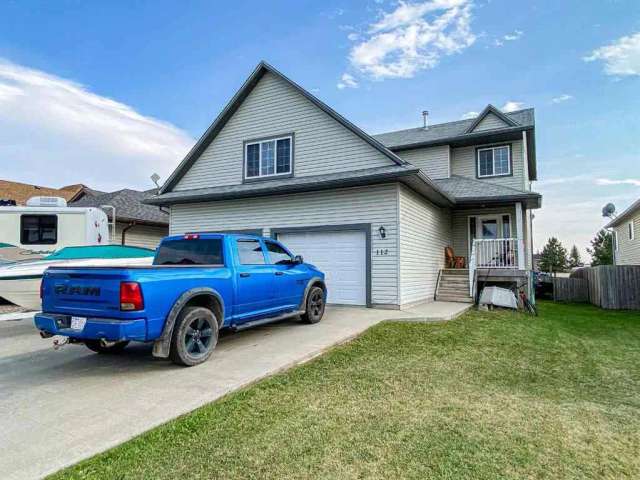 House For Sale in Olds, Alberta