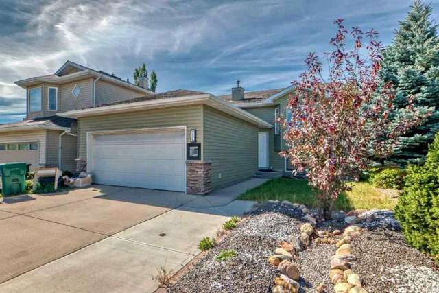 House For Sale in Lethbridge, Alberta