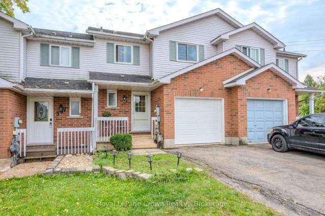 Townhouse For Sale in Waterloo, Ontario