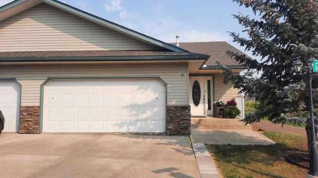 Duplex For Sale in Wetaskiwin, Alberta