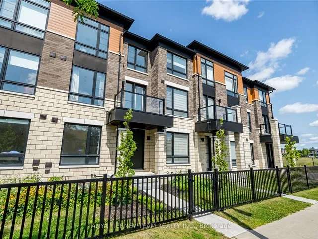 Townhouse For Sale in Whitby, Ontario