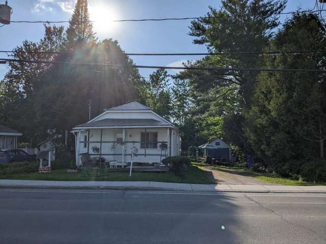 Bungalow For Sale in Quebec, Quebec