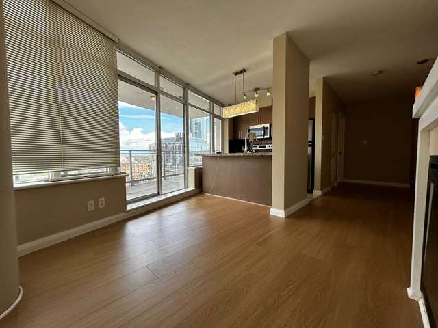 Apartment For Rent in New Westminster, British Columbia