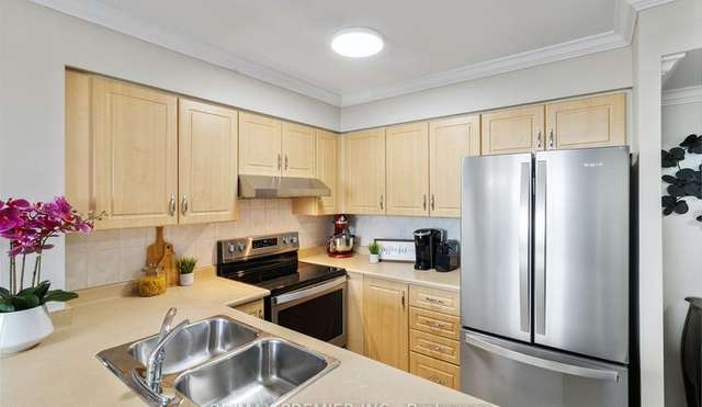 Condo For Sale in Markham, Ontario