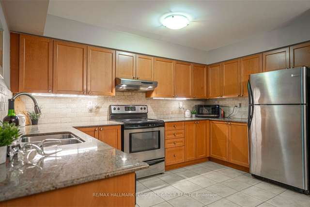 Condo For Sale in Wasaga Beach, Ontario