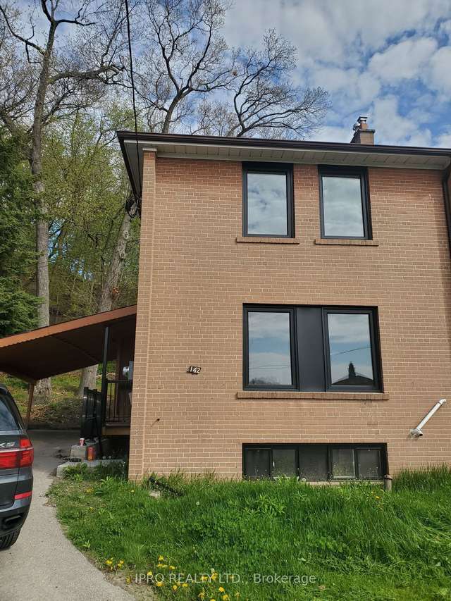 Duplex For Rent in Toronto, Ontario