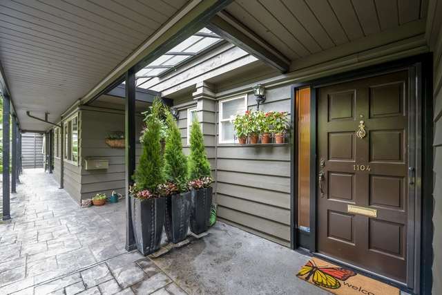 Townhouse For Sale in West Vancouver, British Columbia