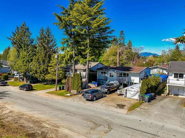 Duplex For Sale in Surrey, British Columbia