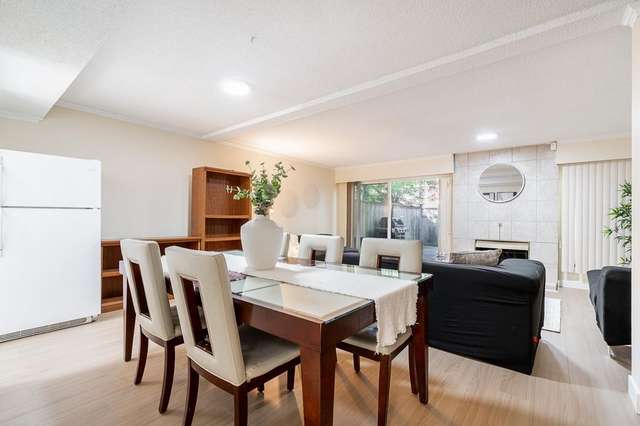 Townhouse For Sale in Surrey, British Columbia
