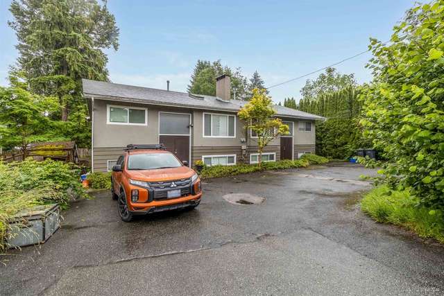 Duplex For Sale in Coquitlam, British Columbia