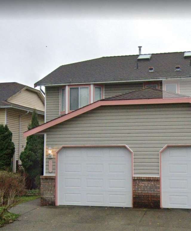 A $1,900,000.00 1/2 Duplex with 3 bedrooms in Coquitlam West, Coquitlam