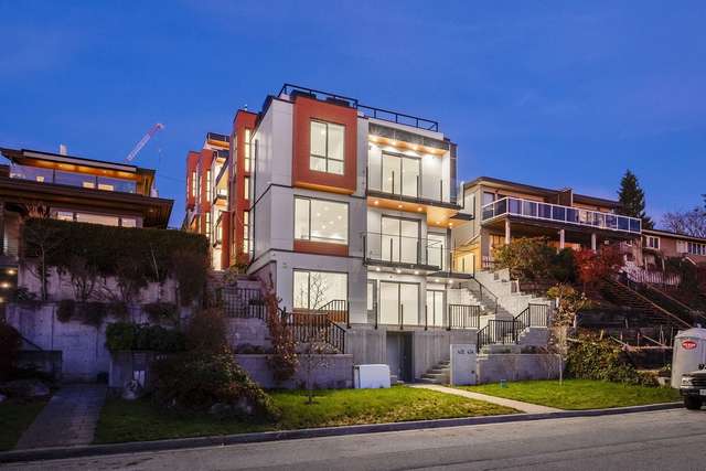 A $2,488,800.00 1/2 Duplex with 5 bedrooms in Lower Lonsdale, North Vancouver