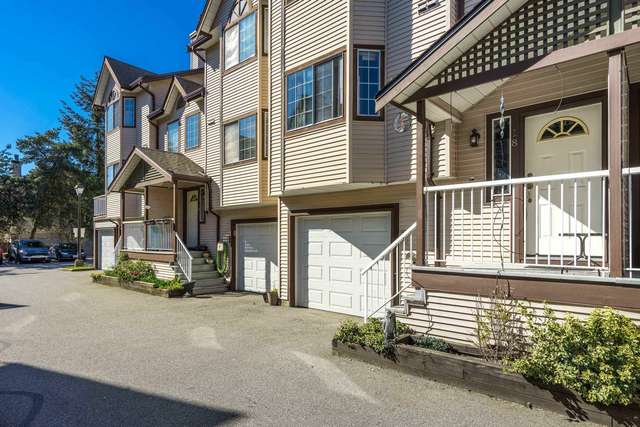 A $974,900.00 Townhouse with 3 bedrooms in Mary Hill, Port Coquitlam