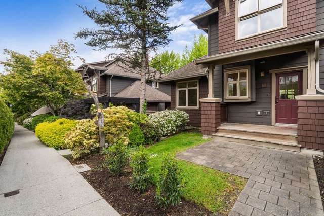 A $749,999.00 Townhouse with 2 bedrooms in GlenBrooke North, New Westminster