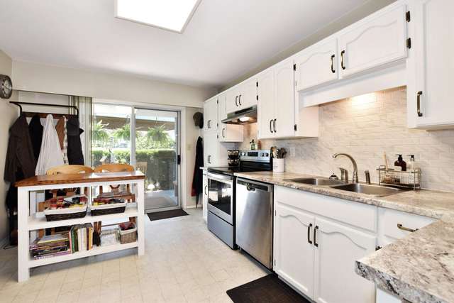 A $449,000.00 Townhouse with 1 bedroom in Abbotsford West, Abbotsford